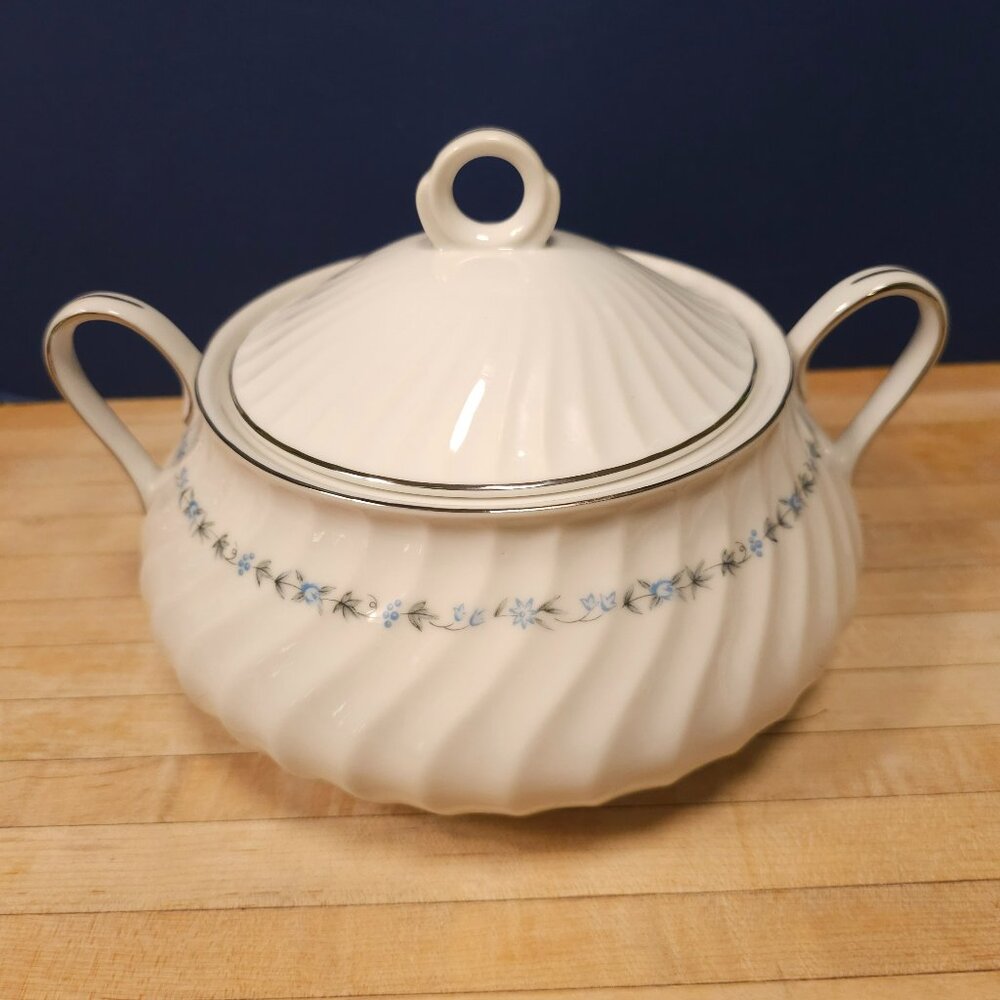 Treasure Chest: Round Covered Vegetable Bowl in Summer Ivy